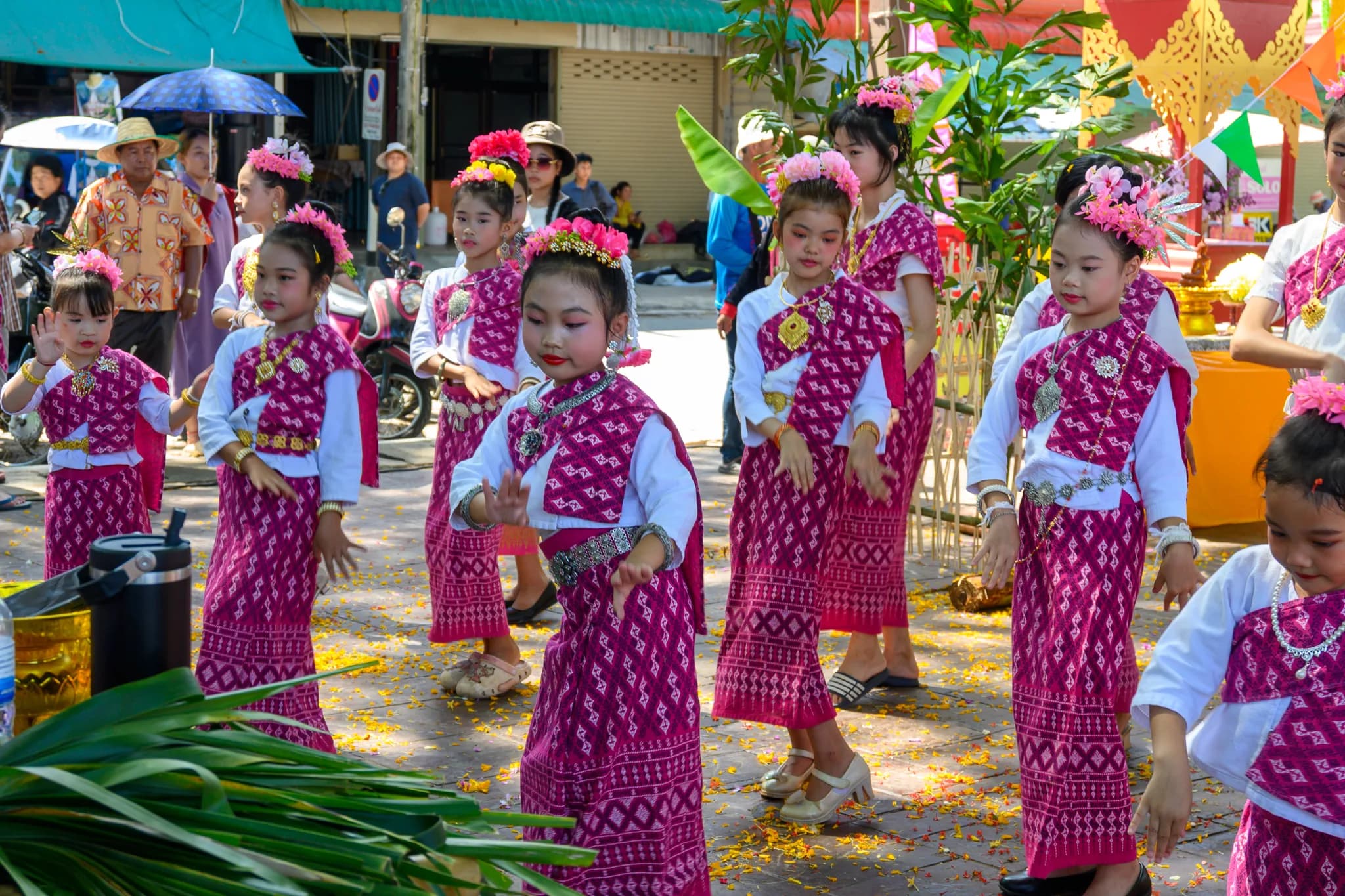 ยล เยือน เมืองเชียงแสน : สงกรานต์บ้านฉัน  สีสันวิถีถิ่นวิถีไทย สุขไกลทั่วโลก